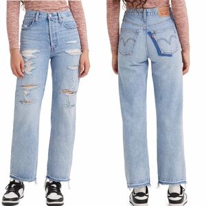 NWT Levi's Women's Ribcage Straight Ankle Jeans Light Indigo Destructed size 10